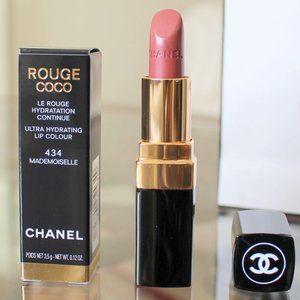 Chanel Rouge Coco Liptstick in "Mademoiselle "